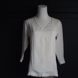 Theory | 100% Silk 3/4 Sleeve Blouse in Cream